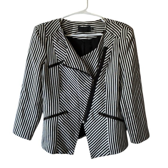 LINE & DOT BLACK & WHITE STRIPED JACKET - Picture 4 of 11